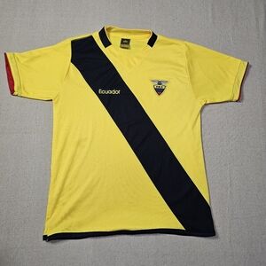 ECUADOR soccer futbol jersey FEF home 2016 yellow Kit National team Size Medium